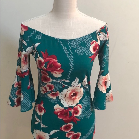 NWOT off shoulder dress size Medium - Picture 3 of 3